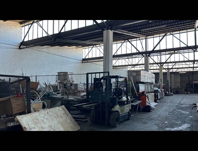 1,810M² WAREHOUSE TO LET IN EPPING INDUSTRIAL